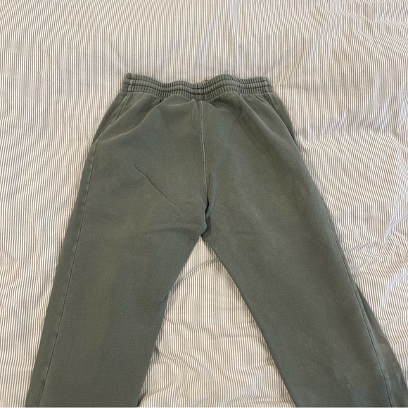 Aritzia TNA Cozy Fleece Boyfriend Sweatpants - washed green size M - Picture 4 of 9